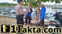 Bangun Komunikasi dengan Warga Pesisir, Polairud Polres Jembrana Gelar Patroli Humanis, Ingatkan Warga Nelayan untuk Mengutamakan Keselamatan Kerja saat Melaut