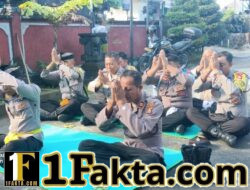 Kapolsek Sidemen Pimpin Langsung Persembahyangan Bersama Tilem Kedasa, di Mako Polsek Sidemen