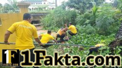 Jaga Kebersihan dan Tingkatkan Pelayanan, Polsek Ukui Gelar Gotong Royong Lingkungan