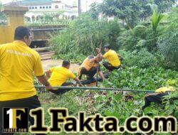 Jaga Kebersihan dan Tingkatkan Pelayanan, Polsek Ukui Gelar Gotong Royong Lingkungan