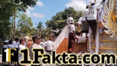 Bhabinkamtibmas Berikan Pengamansn Upacara Pitra Yadnya ( Pelebon ), dI Geriya Wanasari Desa Talibeng