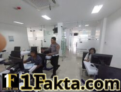 Pastikan Mengenal Rambu-Rambu Lalulintas, Personil Lantas Berikan Teori Avis Komputerisasi kepada Pemohon SIM Baru