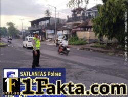 Unit Turjawali Sat Lantas Lakukan Gatur Lalin di Pos 3 Patung Salak Jasri