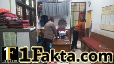 Gerakan Polri Asri, Awali Hari dengan Satu Jam Bersih-bersih