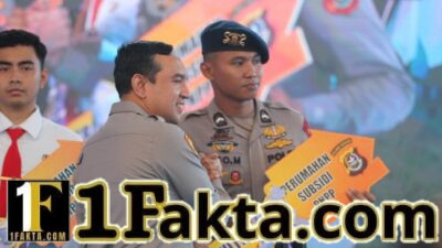 Dukung Asta Cita Presiden Prabowo sebagai Prioritas Nasional, Polri Serahkan 378 Unit Perumahan bagi PNPP dan Masyarakat di Sultra