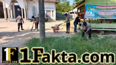 Bakti Sosial Gotong Royong, Personel Kompi 2 Yon B Pelopor Bersihkan Masjid Nurul Ikhlas