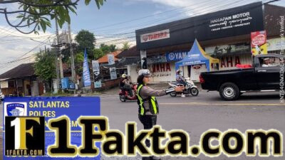 Personil Sat Lantas Atensi Pos Sore dan Gatur Lalin, di Ktl 1 Subagan