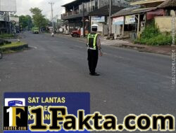 Rutinitas Unit Turjawali Sat Lantas Lakukan Gatur Lalin di Pos 3 Patung Salak Jasri