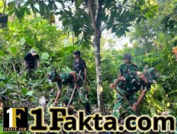 Antusias Warga Desa Umbu Wangu Bersama Personel Satgas TMMD Yang ke 128 Melaksanakan Pembuatan MCK