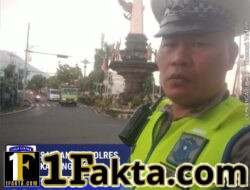 Pastikan Kelancaran Arus Lalu Lintas, Personil Lantas Lakukan Gatur Lalin di Ktl 2