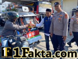 Jumat Berkah Polres Aceh Tengah Kembali Bagikan Makanan dan Bubur untuk Masyarakat di Depan Mapolres