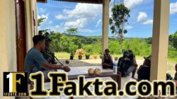 Pererat Kebersamaan, Satgas TMMD Ke-128 Komsos dengan Warga di Sela Pekerjaan