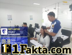 Pastikan Mengenal Rambu-rambu Lalulintas, Personil Lantas Berikan Teori Avis Komputerisasi kepada Pemohon SIM Baru