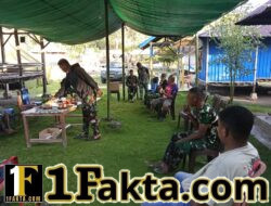 Momen Haru di Lokasi TMMD Ende, TNI dan Warga Makan Siang Bersama Penuh Keakraban