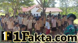 Satgas TMMD Ke-128 Kodim 1629/SBD Tanamkan Wasbang dan Disiplin PBB di Ate Engge