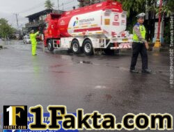 Pastikan Kelancaran Arus Lalulintas, Unit Turjawali Sat Lantas Lakukan Gatur Lalin di Pos 3 Patung Salak Jasri