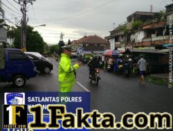 Satlantas Polres Karangasem Atensi  Pos Sore dan Gatur Lalin di Pasar Senggol Jalan Gajah Mada Amlapura