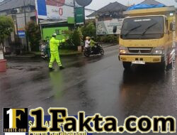Pastikan Kelancaran Arus Lalulintas, Anggota Lantas Polres Karangasem Laksanakan Gatur Pagi di Simpang Tiga BTN Taman Asri Karangasem
