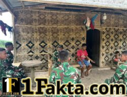 Wujud Kemanunggalan TNI-Rakyat, Satgas TMMD Sambangi Rumah Warga