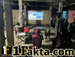Pererat Kebersamaan, Satgas TMMD ke-128 Gelar Nobar Malam di Aelipo