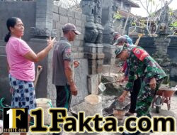 Babinsa Jatiluwih Hadir di Tengah Warga, Penyengker Merajan Diperbaiki Bersama