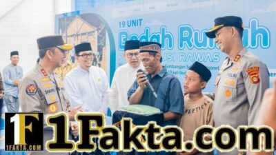 Momen Haru di Musi Rawas: Kapolda Sumsel Terima Hadiah Gethuk Buatan Warga Korban Kebakaran