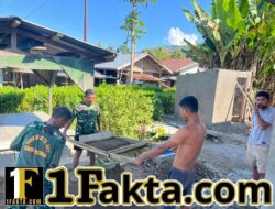 Di Bawah Terik Matahari, Satgas TMMD Ke-128 dan Warga Tetap Semangat Ayak Pasir untuk MCK