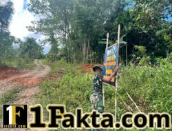 Satgas TMMD ke-128 Bersama Warga Lanjutkan Pembersihan Jalan di Umbu Wangu