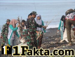 Satgas TMMD Ke-128 Kodim 1615/Lotim Gelar Aksi Bersih Pantai di Pantai Ijo Balit