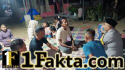 Sentuhan Humanis Polsek Peureulak Barat Hadir di Tengah Warga Yang Sedang Berduka