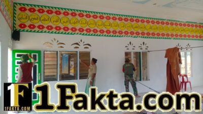 Perkuat Kemanunggalan TNI dan Rakyat, Babinsa Lut Tawar Gotong Royong di Desa Binaan