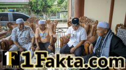 Pererat Silaturahmi dengan Ulama, Kapolres Lhokseumawe Serahkan Bantuan Sembako kepada Abu Keutapang