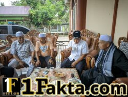 Pererat Silaturahmi dengan Ulama, Kapolres Lhokseumawe Serahkan Bantuan Sembako kepada Abu Keutapang