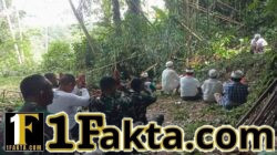 TNI Hadir di Tengah Tradisi, Danramil Baturiti Ikuti Prosesi Sakral Ngeruak Pembangunan Jembatan