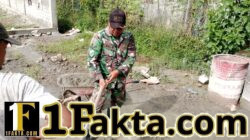 Wujud Kemanunggalan TNI dan Rakyat, Babinsa Gotong Royong Bangun Rumah Warga