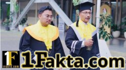 Wisuda di JCC, Haji Uma Raih Gelar Magister Ilmu Politik, Putranya Lulus Sarjana Ilmu Komunikasi