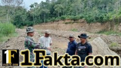 Babinsa Koramil 08/Silih Nara Pererat Hubungan dengan Warga Melalui Komsos di Paya Pelu