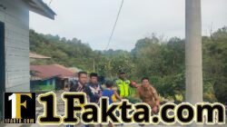 Babinsa Pilar Jaya Koordinasikan Perbaikan Jalan Melalui Program Gotong Royong Warga