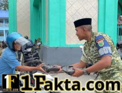 Prajurit Yonif TP 859/RBK Menebar Kebaikan di Hari Jumat yang Penuh Berkah, Menguatkan Persaudaraan Dengan Masyarakat Kab. Supiori