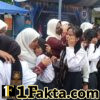 Dengan rasa yang mendalam murid murid/ siswa dan siswi,terharu tangis Menuju Menggapai Mimpi: Perpisahan Emosional Kelas VI SDN Lae Langge Bikin Tamu Meneteskan Air Mata