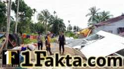 Camat Pante Bidari Tinjau Huntara Rusak Diterjang Angin Kencang Pemkab Diminta Segera Lakukan Perbaikan, Warga Masih Tempati Hunian Pasca Banjir 2025