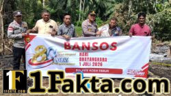 Polri Hadir di Tengah Musibah, Kapolsek Idi Tunong Salurkan Bantuan untuk Korban Kebakaran