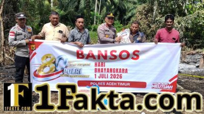 Polri Hadir di Tengah Musibah, Kapolsek Idi Tunong Salurkan Bantuan untuk Korban Kebakaran