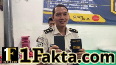 Dari Balik Tembok, Lahir Karya Bernilai: Warga Binaan Lapas Sidoarjo Produksi Cover Paspor Berkualitas