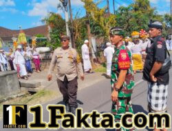 Babinsa Desa Buahan Monitoring Kegiatan Pujawali sebagai Wujud Dukungan terhadap Tradisi Adat