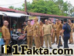 Tinjau Jalan Diponegoro, Bupati Taput Minta Penataan Kawasan dan Pembangunan Tanggul Segera Dimulai