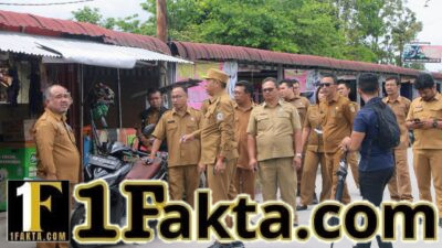 Tinjau Jalan Diponegoro, Bupati Taput Minta Penataan Kawasan dan Pembangunan Tanggul Segera Dimulai