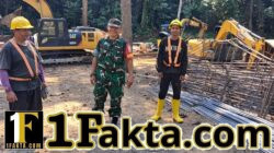 Babinsa Desa Pesagi Pastikan Pembangunan Jembatan Penghubung Dua Kecamatan Berjalan Tepat Waktu