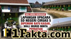 Lapangan Upacara SD Negeri Ciruas 5 Dipenuhi Batu Kasar, Wali Murid Minta Perhatian Dinas Pendidikan