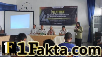 Dari Balik Jeruji Menuju Kemandirian, WBP Lapas Sidoarjo Dibekali Pelatihan Pembuatan Paving Blok dan Manajemen Usaha